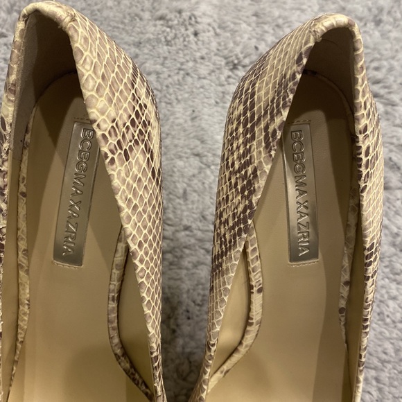 Used BCBG Maxazria snake/animal print size 6 1/2. Worn 2-3 times. No box. - Picture 5 of 7
